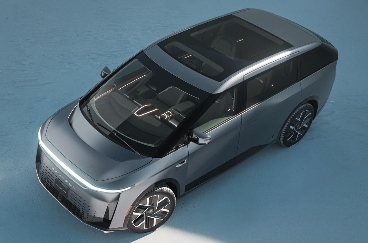 Foxtron Model D roof