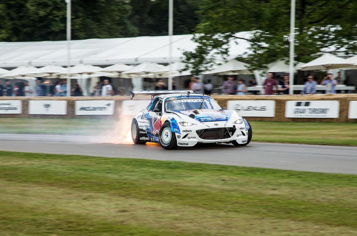 Mazda MX-5 drifting Mazda MX-5 drifting