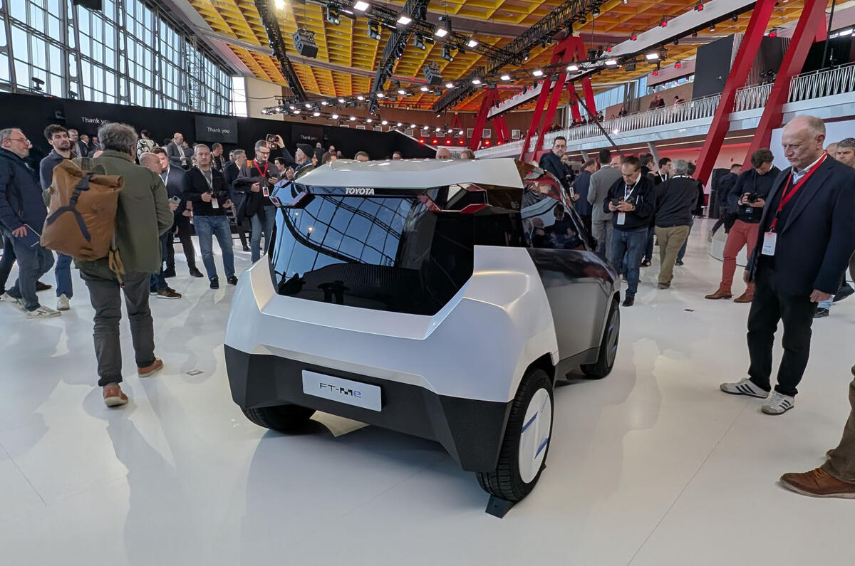 FT ME rear 3 4 FT ME rear 3 4