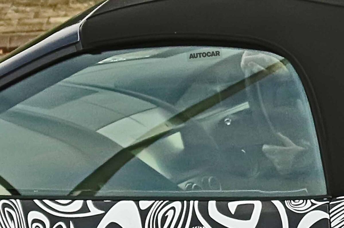 Jaguar F-Type 2020 spyshot interior