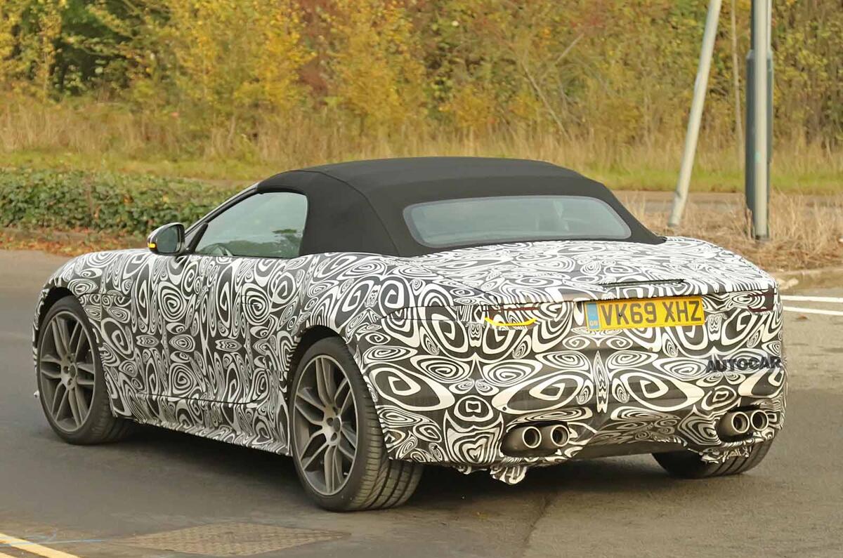 Jaguar F-Type 2020 spyshot rear side