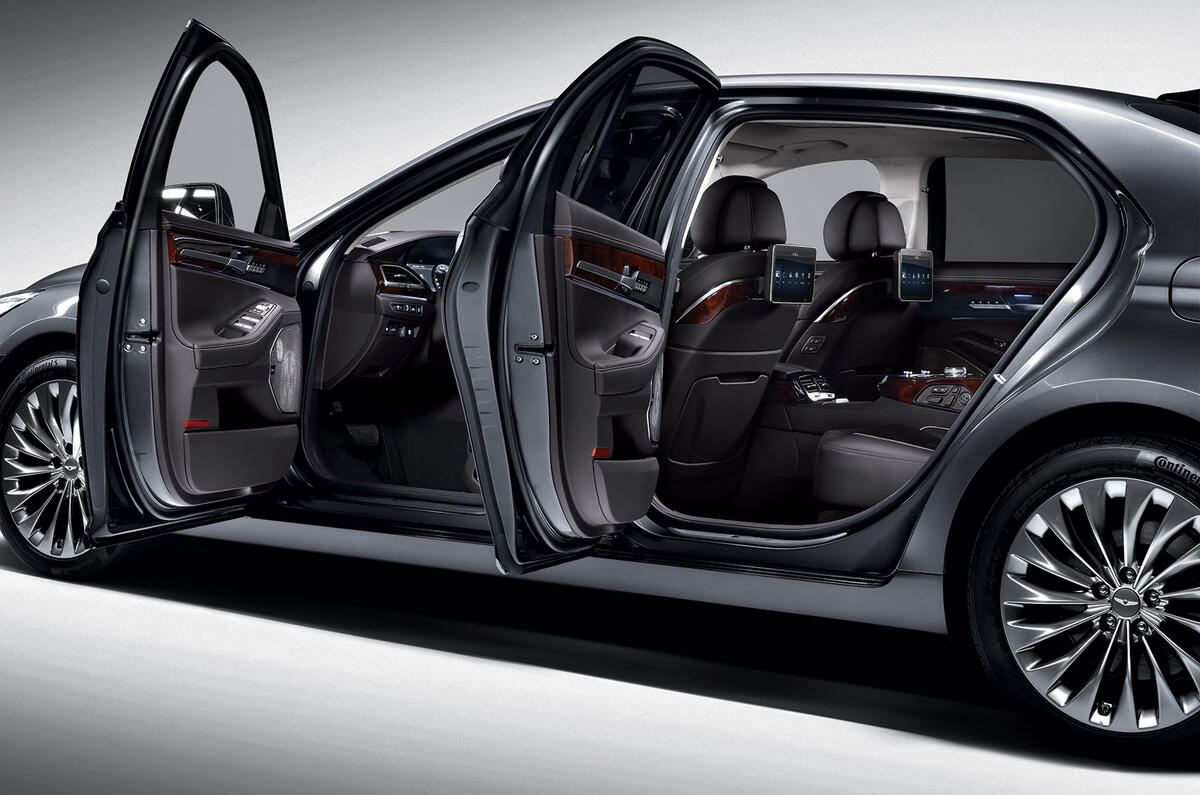 Hyundai Genesis G90 interior