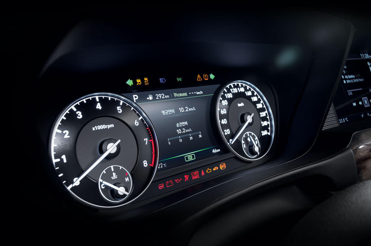 Hyundai Genesis G90 interior