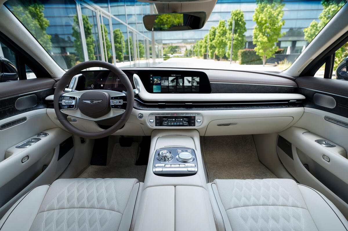 Genesis G90 LWB Europe 2024 dashboard Genesis G90 LWB Europe 2024 dashboard