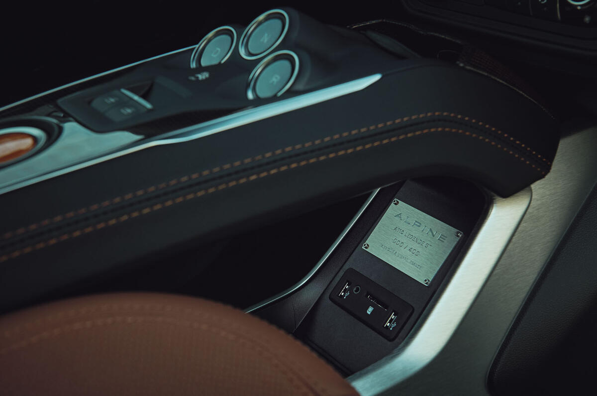2020 Alpine A110 Légende GT - centre console 2020 Alpine A110 Légende GT - centre console
