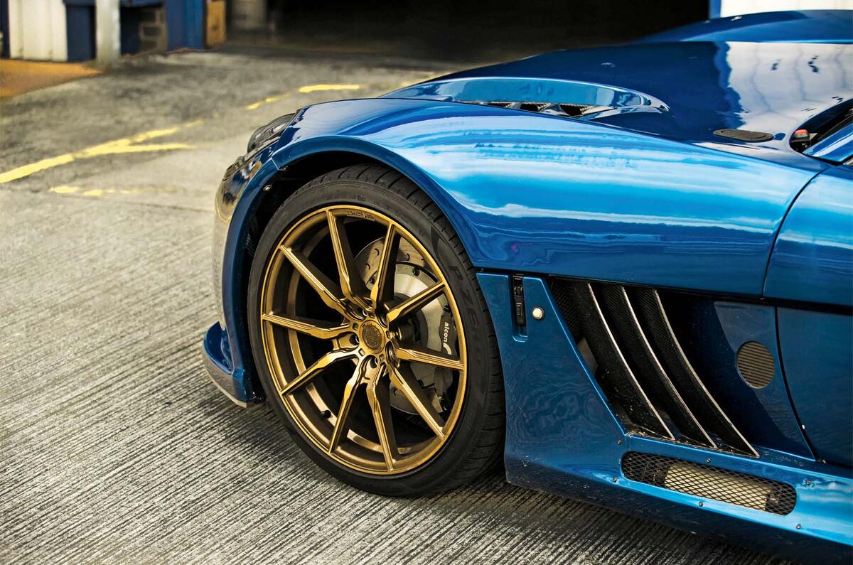 ginetta g56 gtr wheel feature ginetta g56 gtr wheel feature