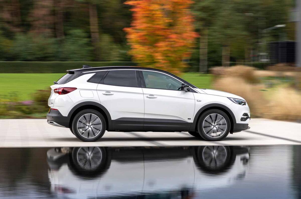 Grandland X side
