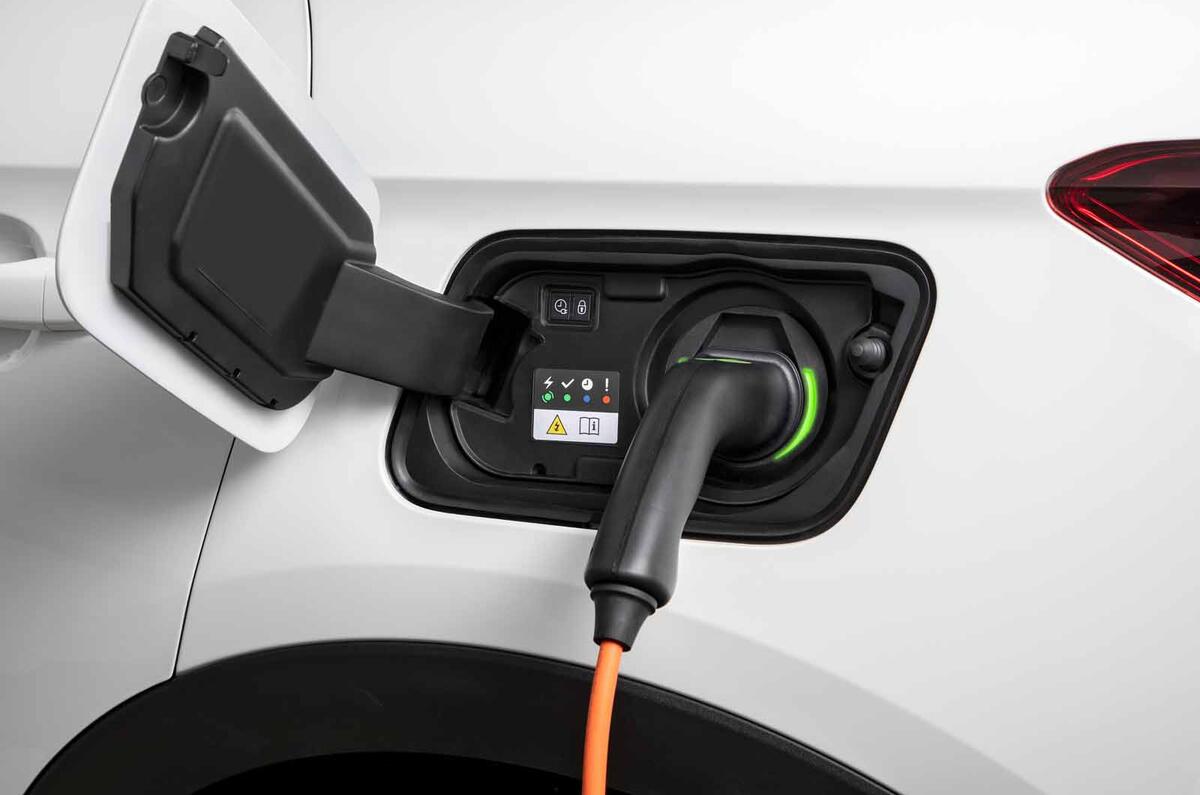 Grandland X charge port