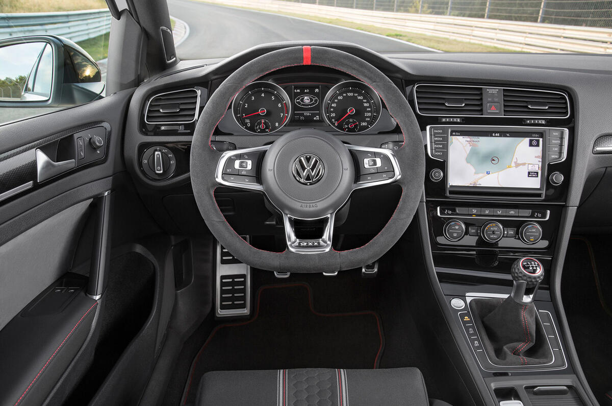 Volkswagen Golf GTI Clubsport Edition 40 interior
