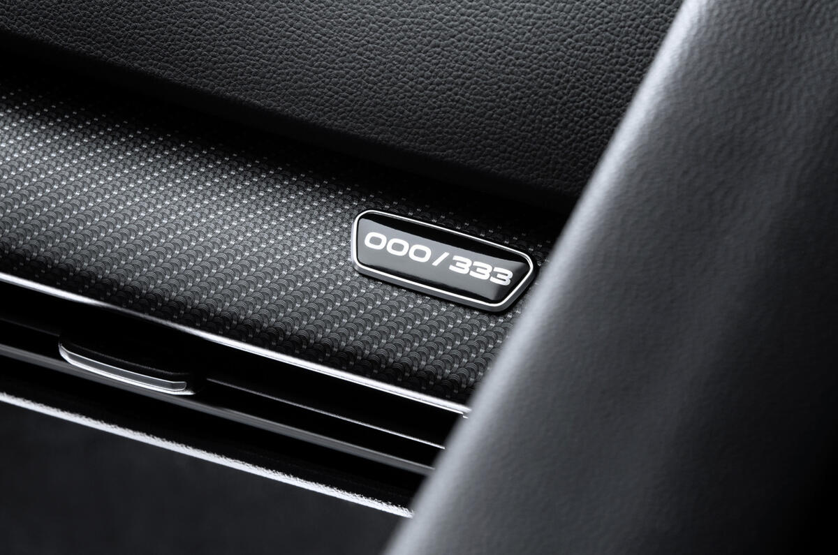 Golf R 333 plaque Golf R 333 plaque