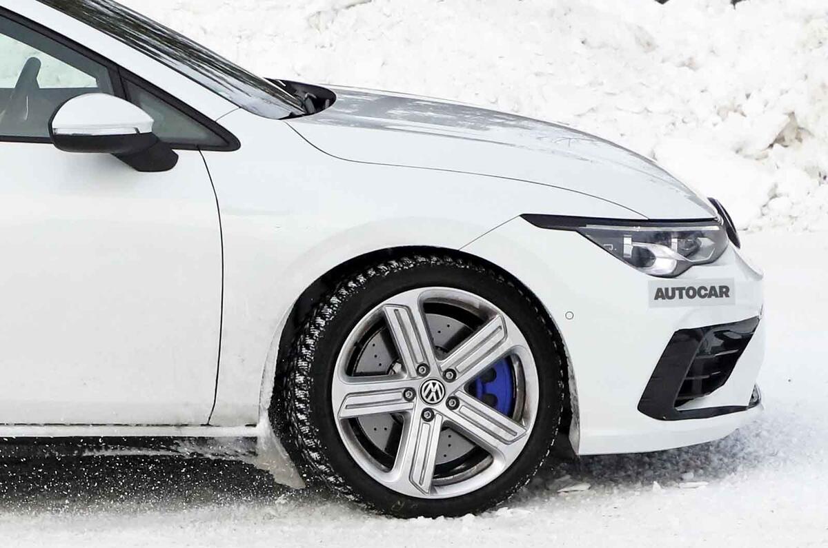 2020 Volkswagen Golf R prototype - side 2020 Volkswagen Golf R prototype - side