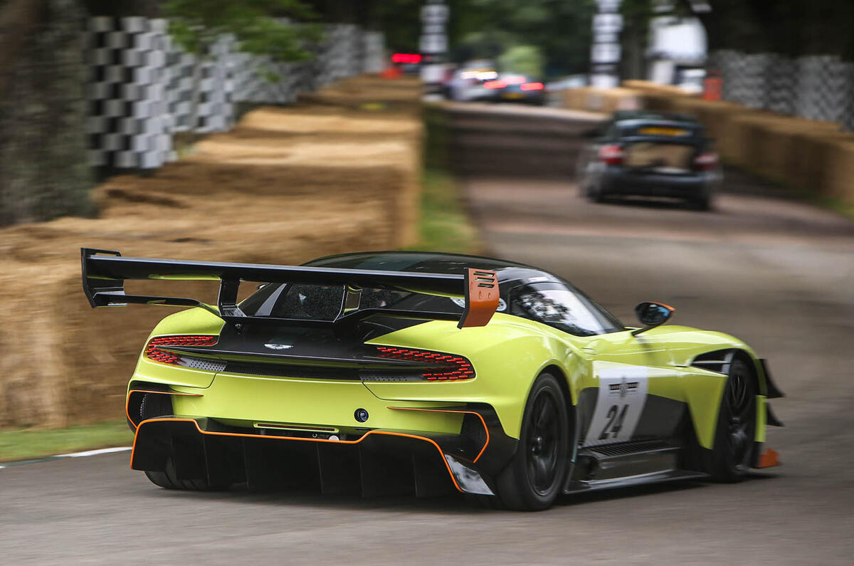 ASTON MARTIN VULCAN AMR PRO