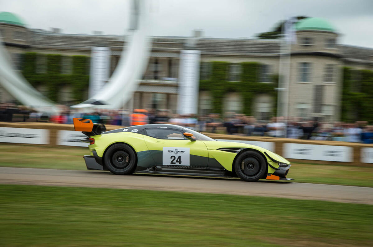 ASTON MARTIN VULCAN AMR PRO