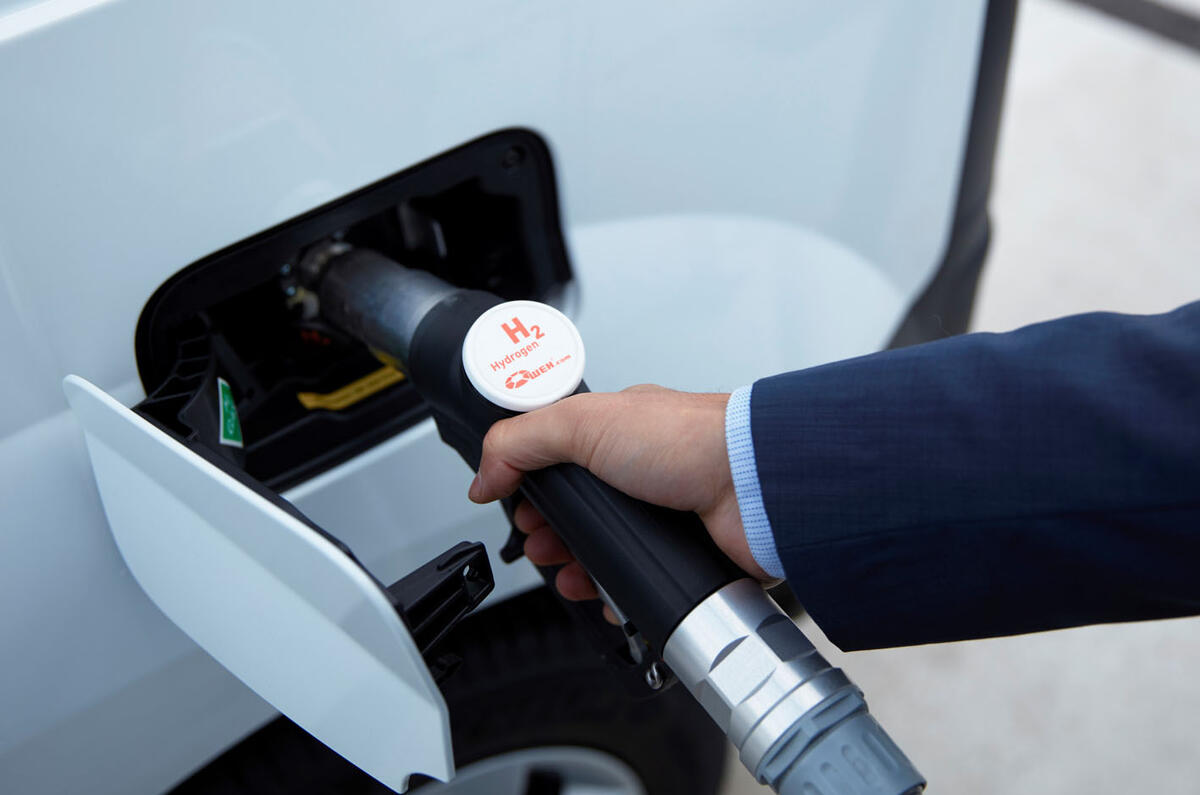 Refilling Renault van Refilling Renault van