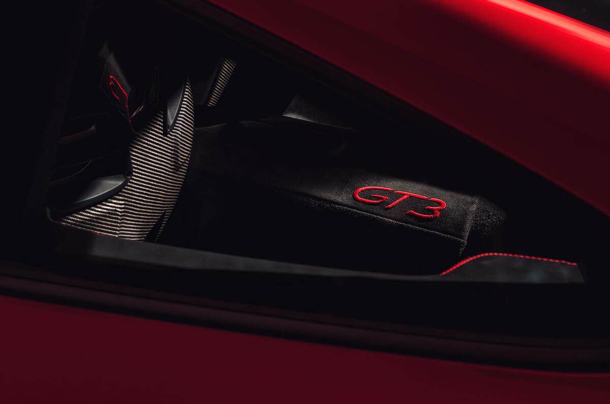 Updated Porsche 911 GT3 gains manual gearbox and 9000rpm redline