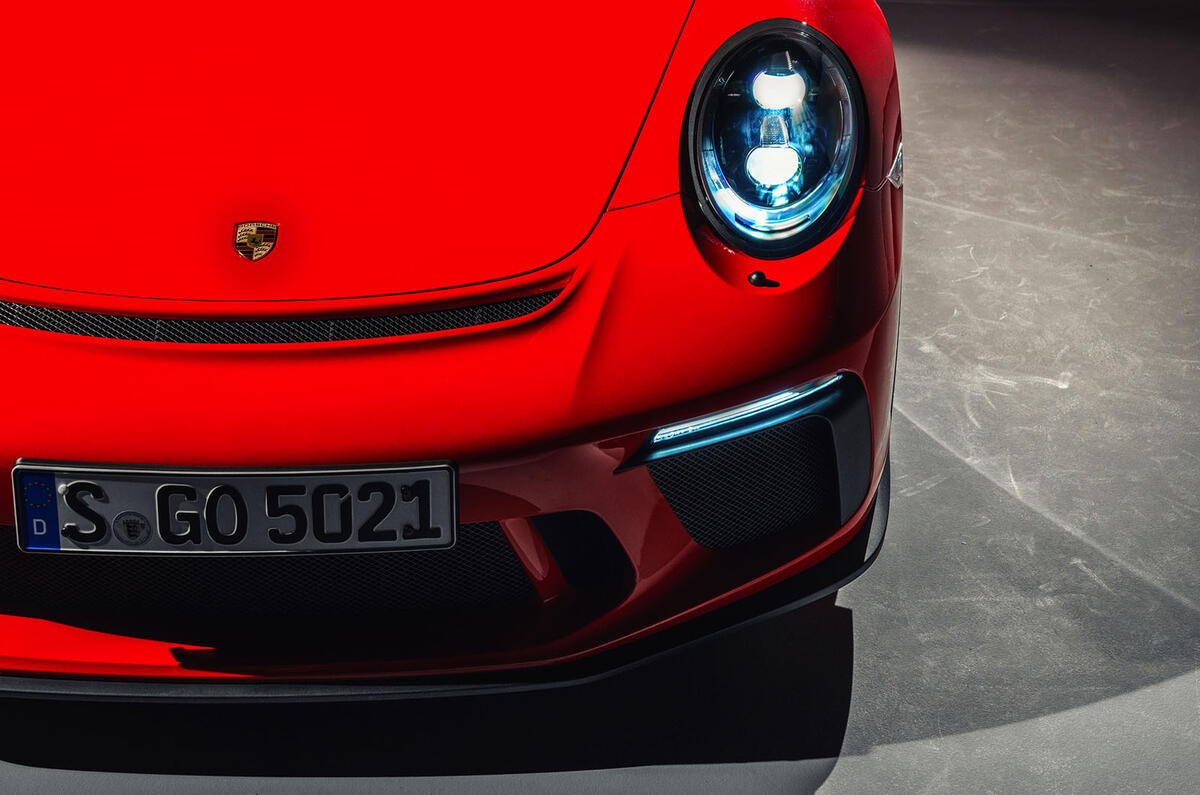 Updated Porsche 911 GT3 gains manual gearbox and 9000rpm redline