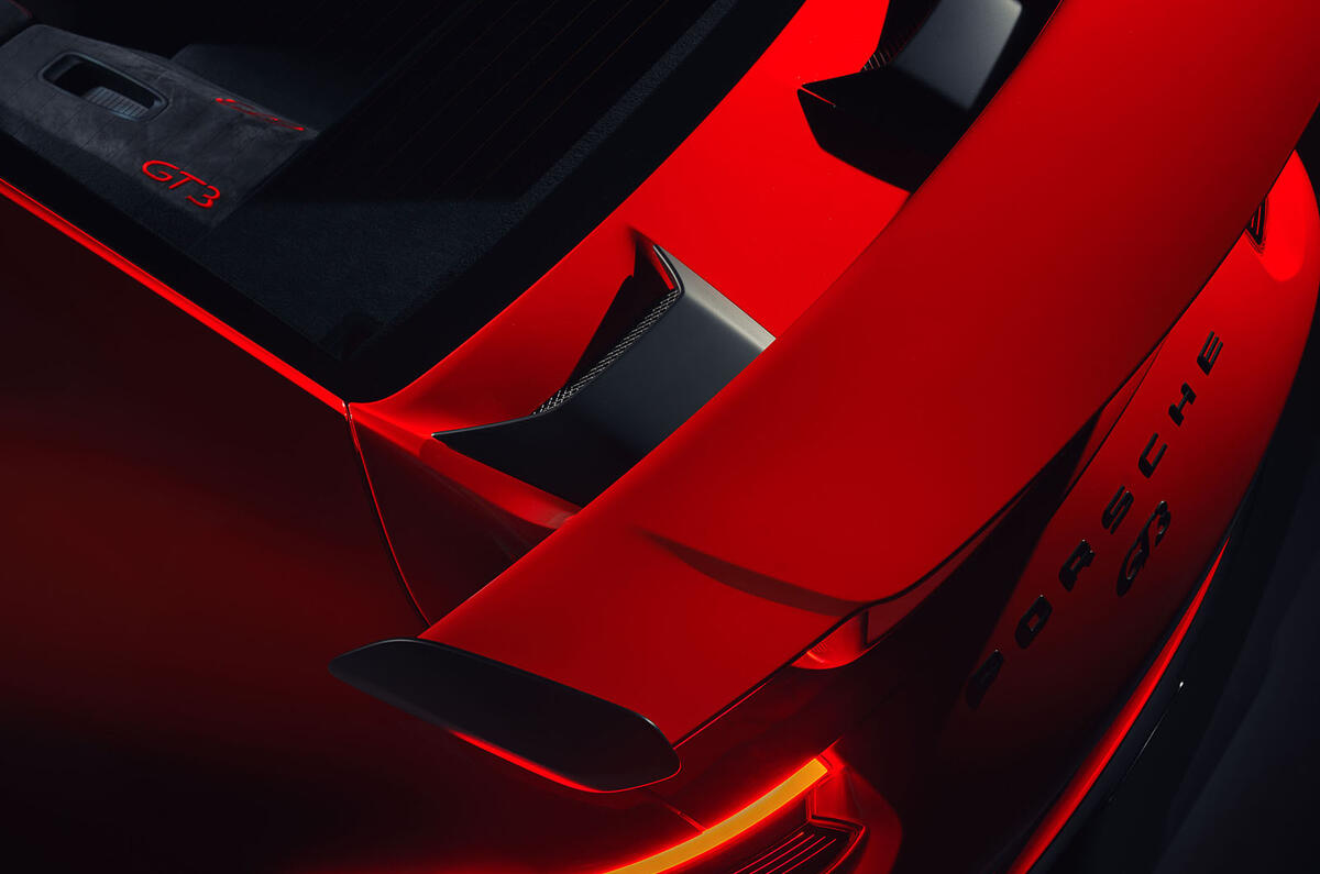 Updated Porsche 911 GT3 gains manual gearbox and 9000rpm redline