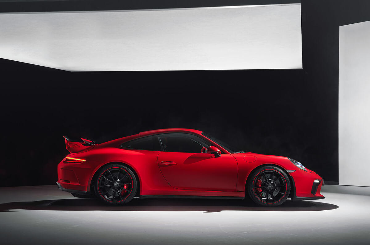 Updated Porsche 911 GT3 gains manual gearbox and 9000rpm redline