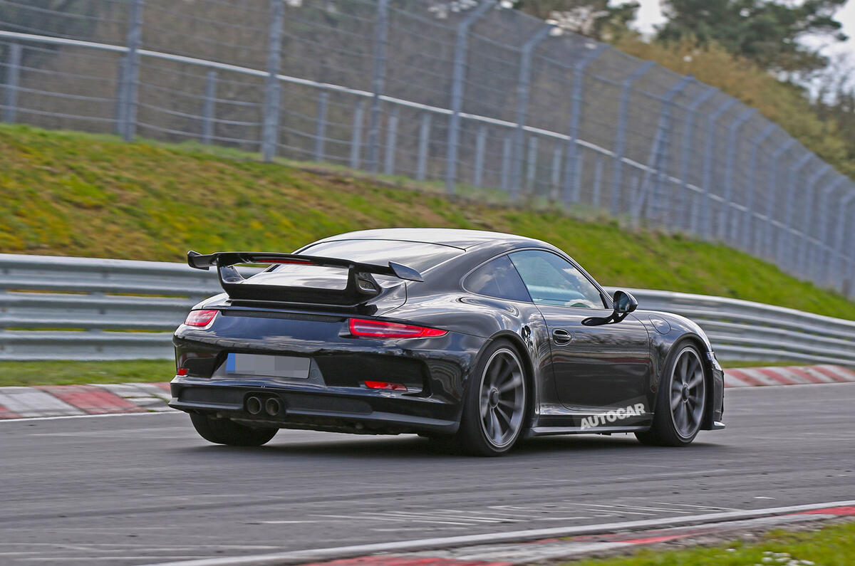 Porsche 911 GT3 facelift spy shots