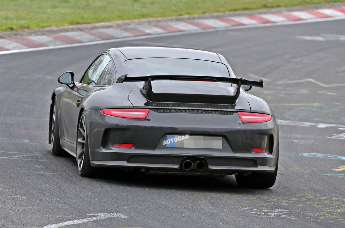 Porsche 911 GT3 facelift spy shots