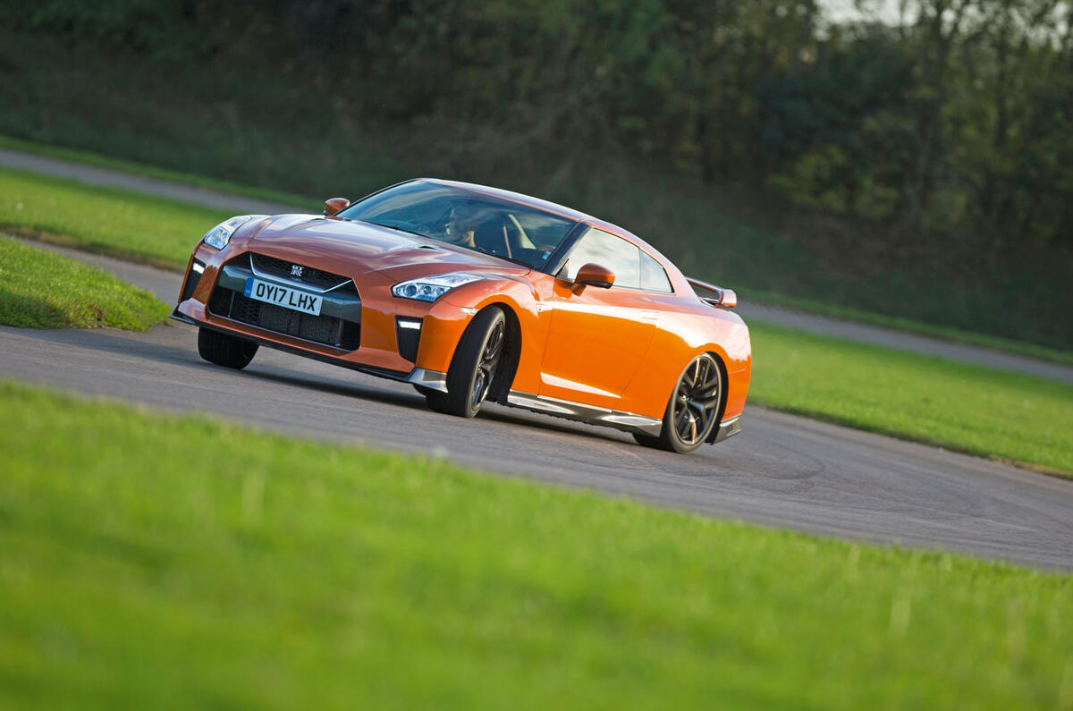 Nissan GT-R roadtrip 