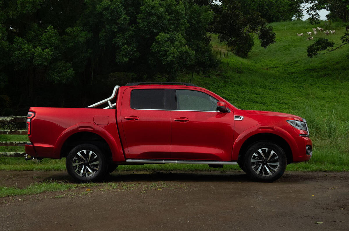 GWM POER300 Side  ws GWM POER300 Side  ws
