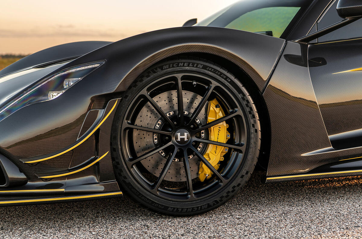 Hennessey Venom F5 Revolution Roadster wheels