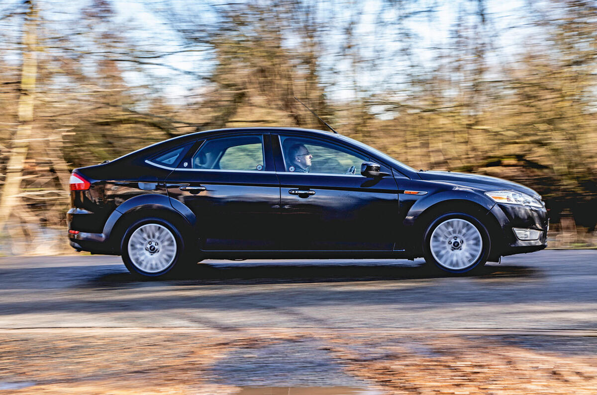 2008 Ford Mondeo side