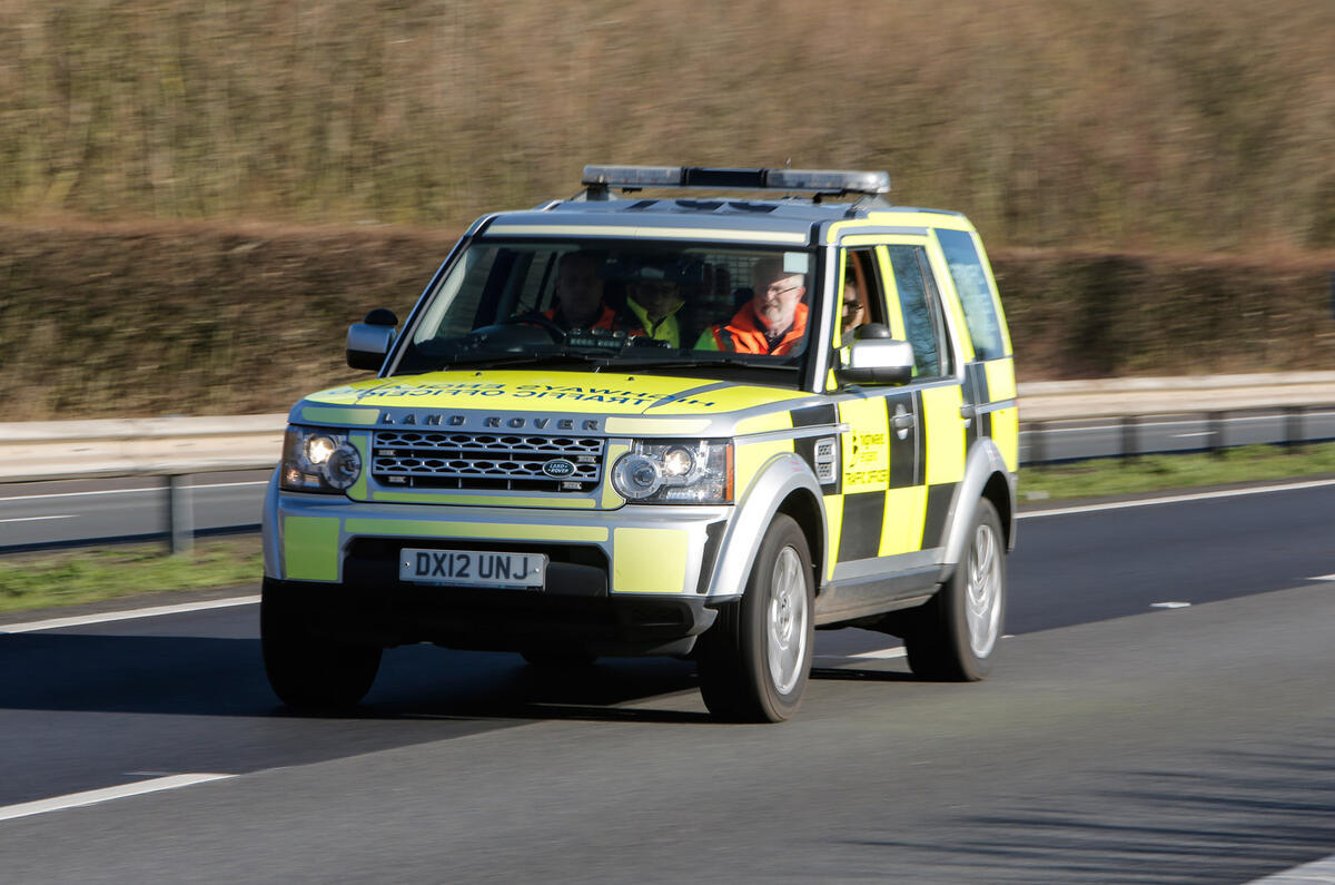Traffic officers Land Rover Discovery