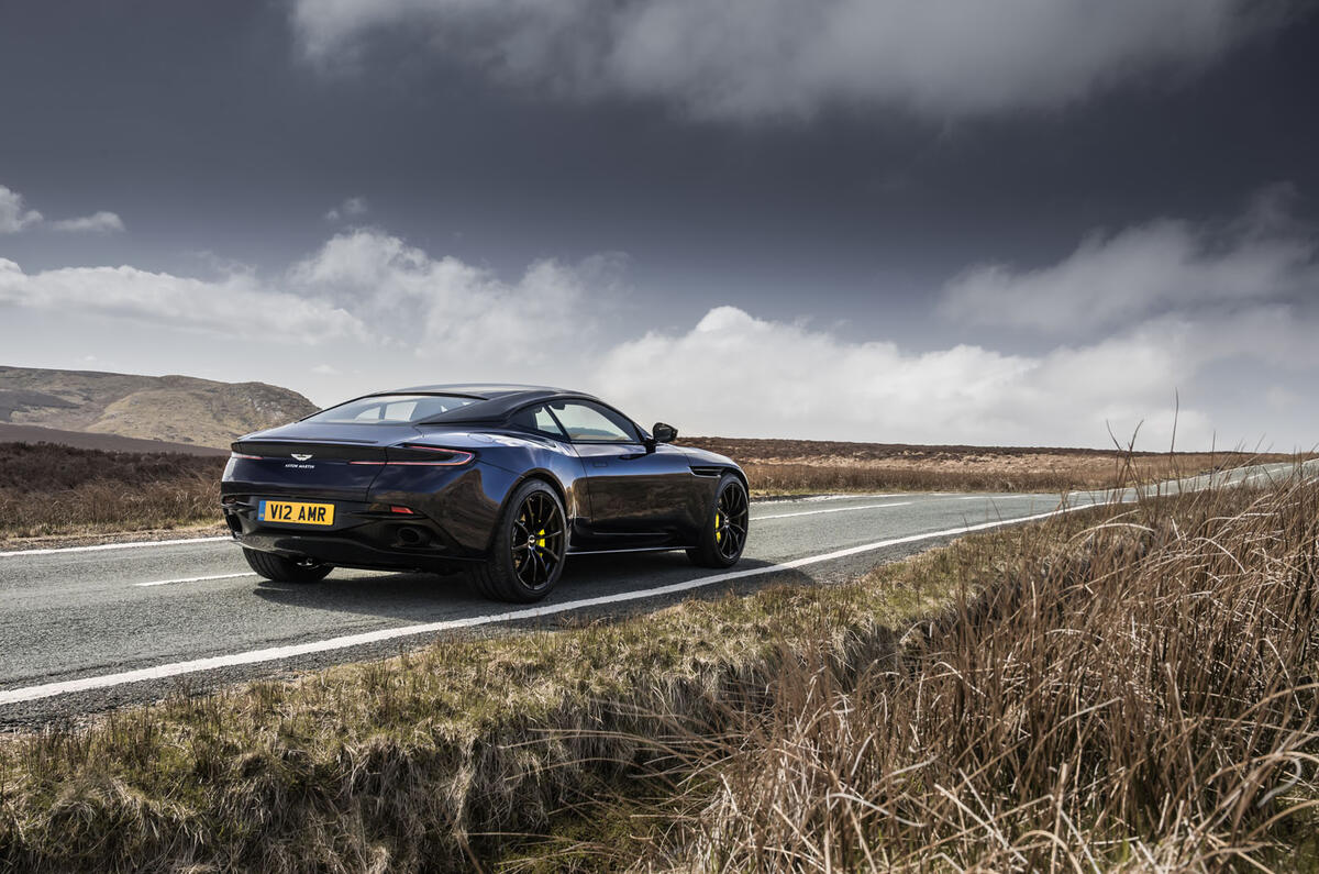 Aston Martin DB11 AMR 