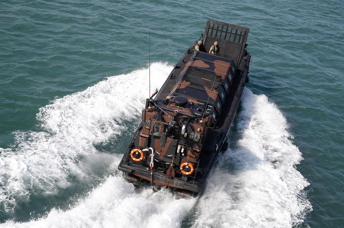 HMS Bulwark - Christmas road test