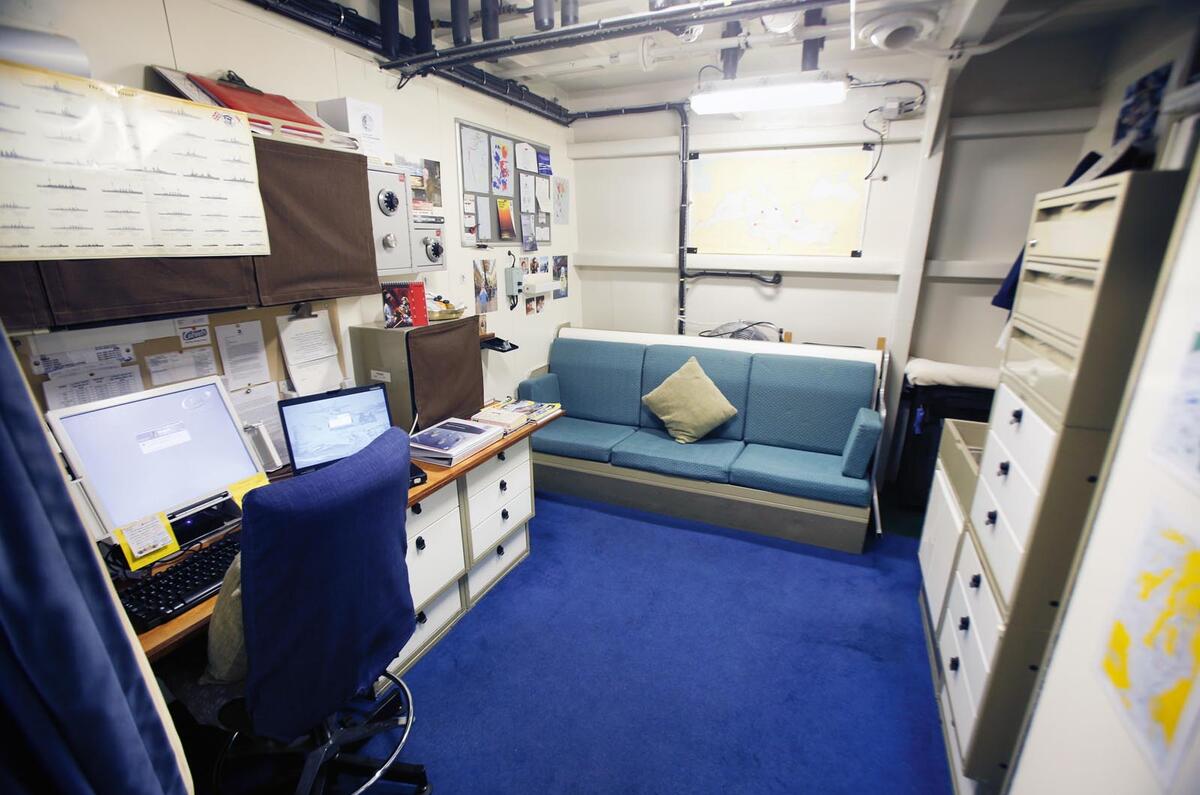 HMS Bulwark - Christmas road test