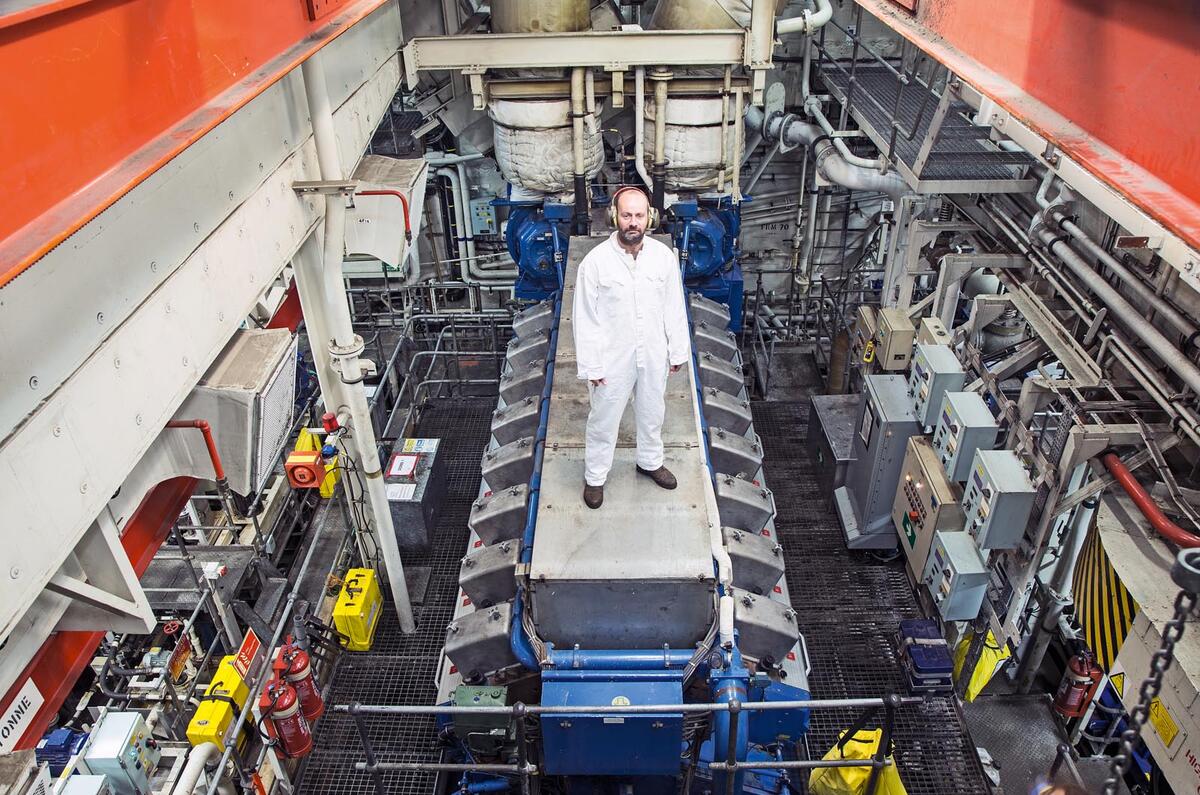 HMS Bulwark - Christmas road test
