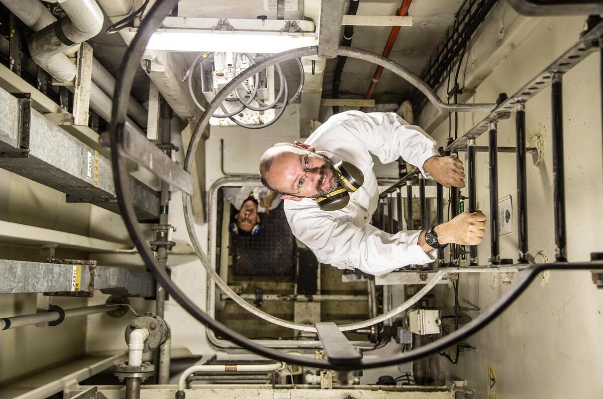 HMS Bulwark - Christmas road test