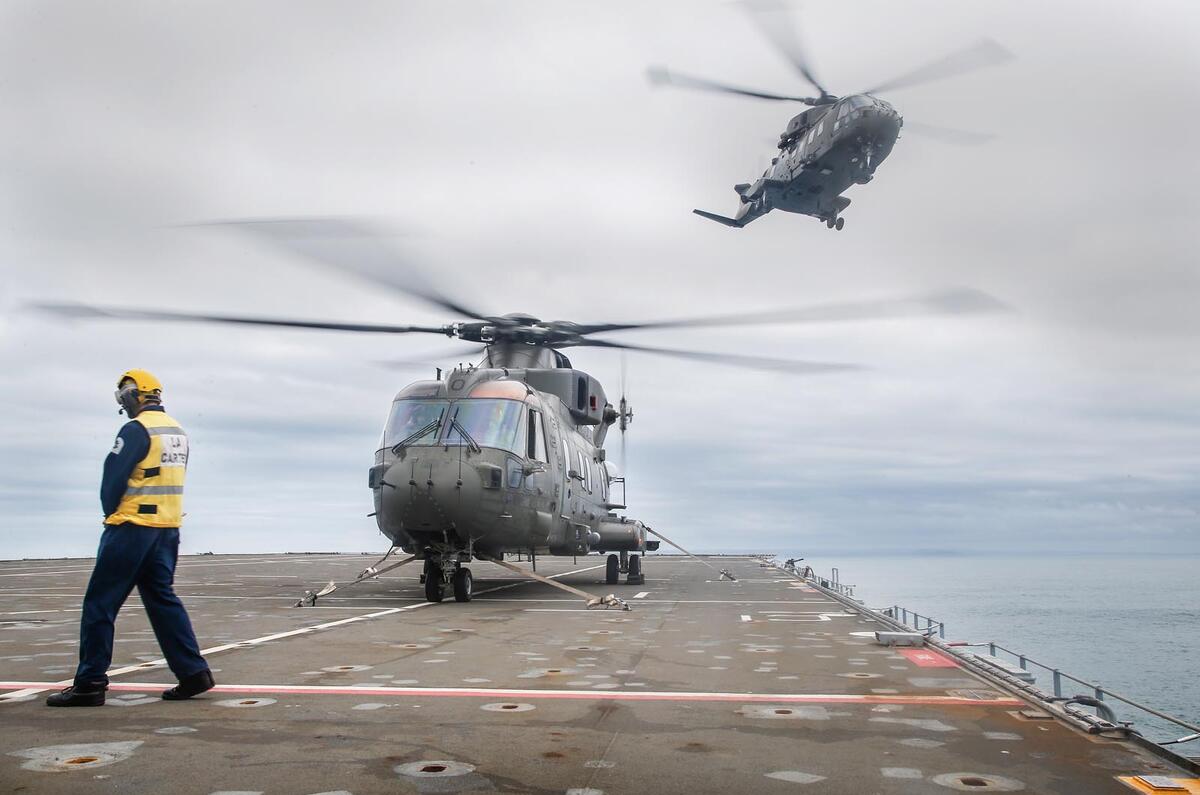 HMS Bulwark - Christmas road test
