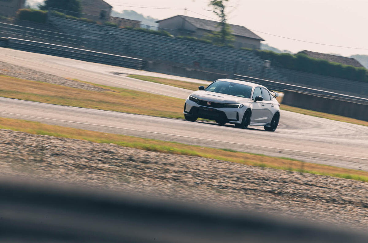honda civic type r 2023 19