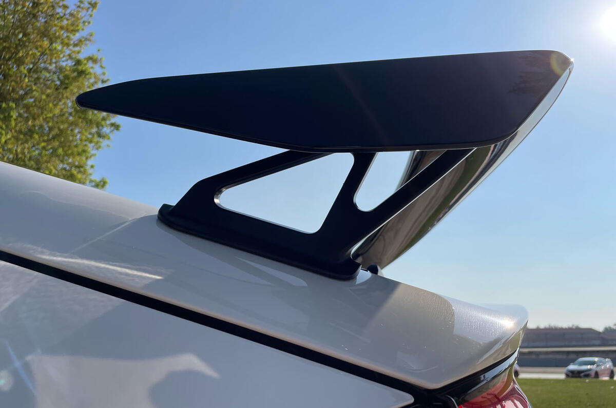 Honda civic type r 2023 wing Honda civic type r 2023 wing