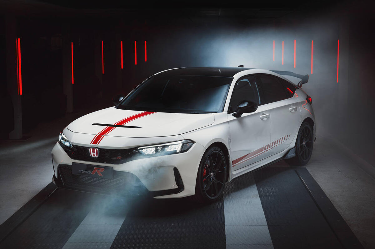 Honda Civic Type R Ulimate Edition front quarter