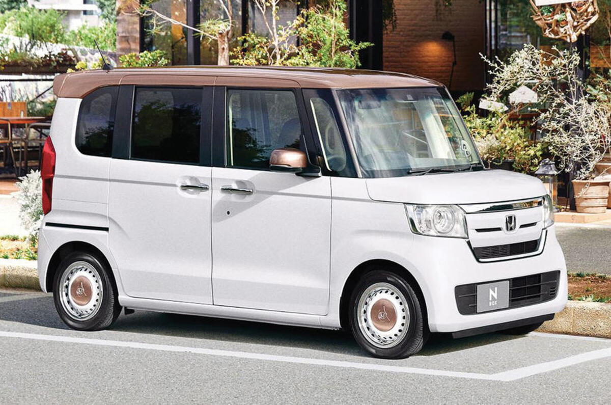 honda n box front three quarter (1)