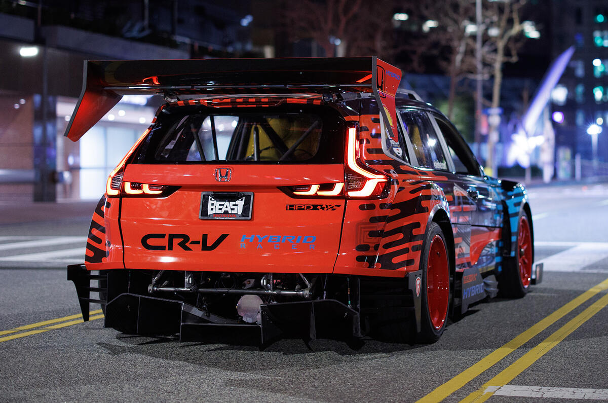 Honda CR V Hybrid racer rear lead Honda CR V Hybrid racer rear lead