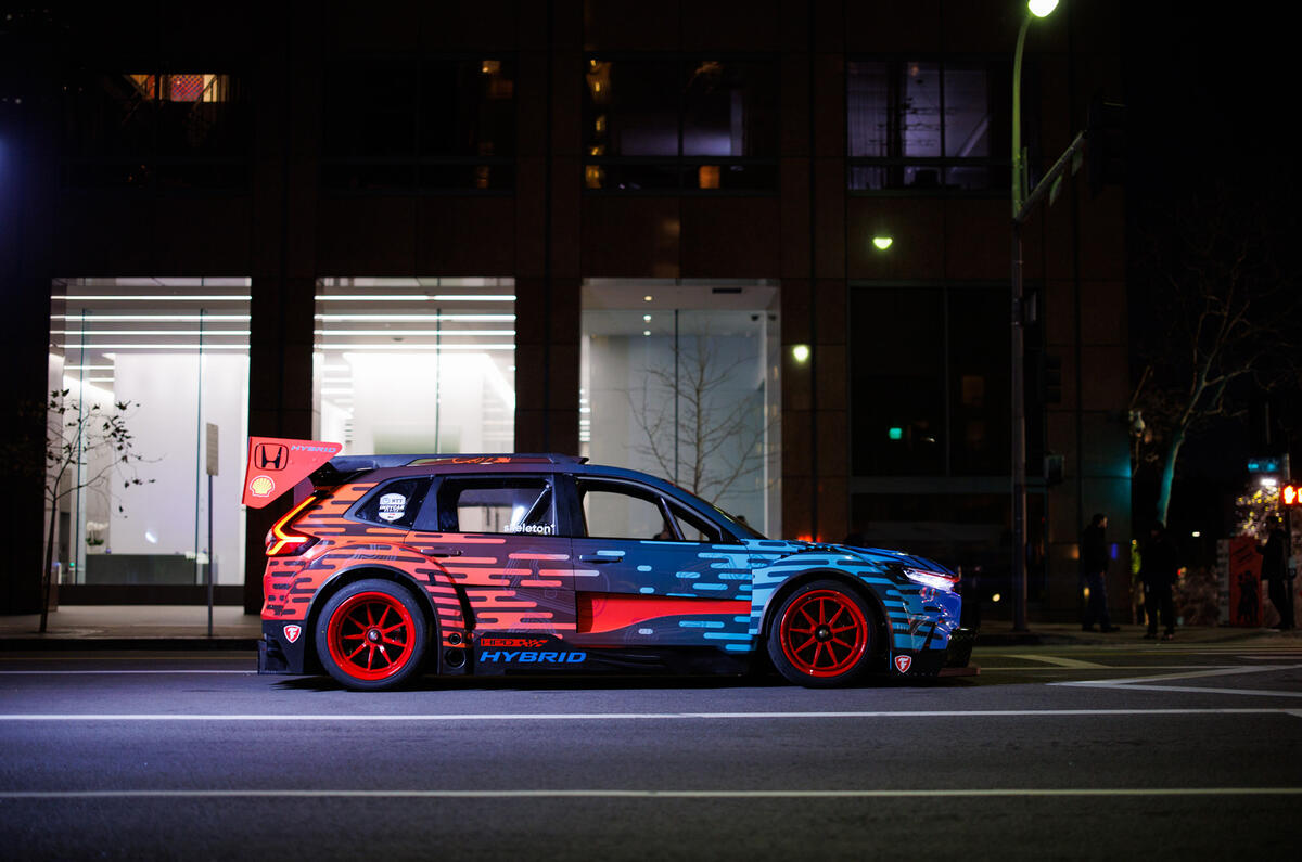 Honda CR V Hybrid racer side Honda CR V Hybrid racer side