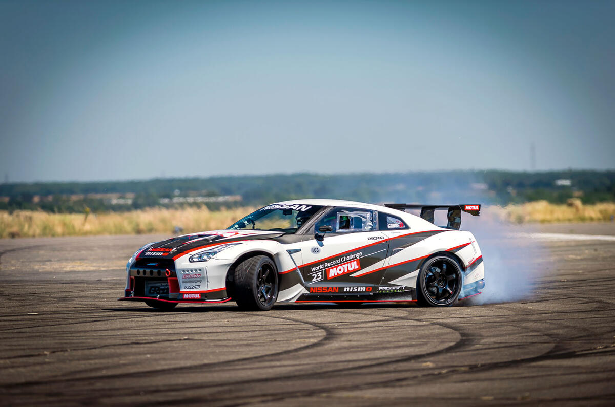 Nissan GT-R - how to drift
