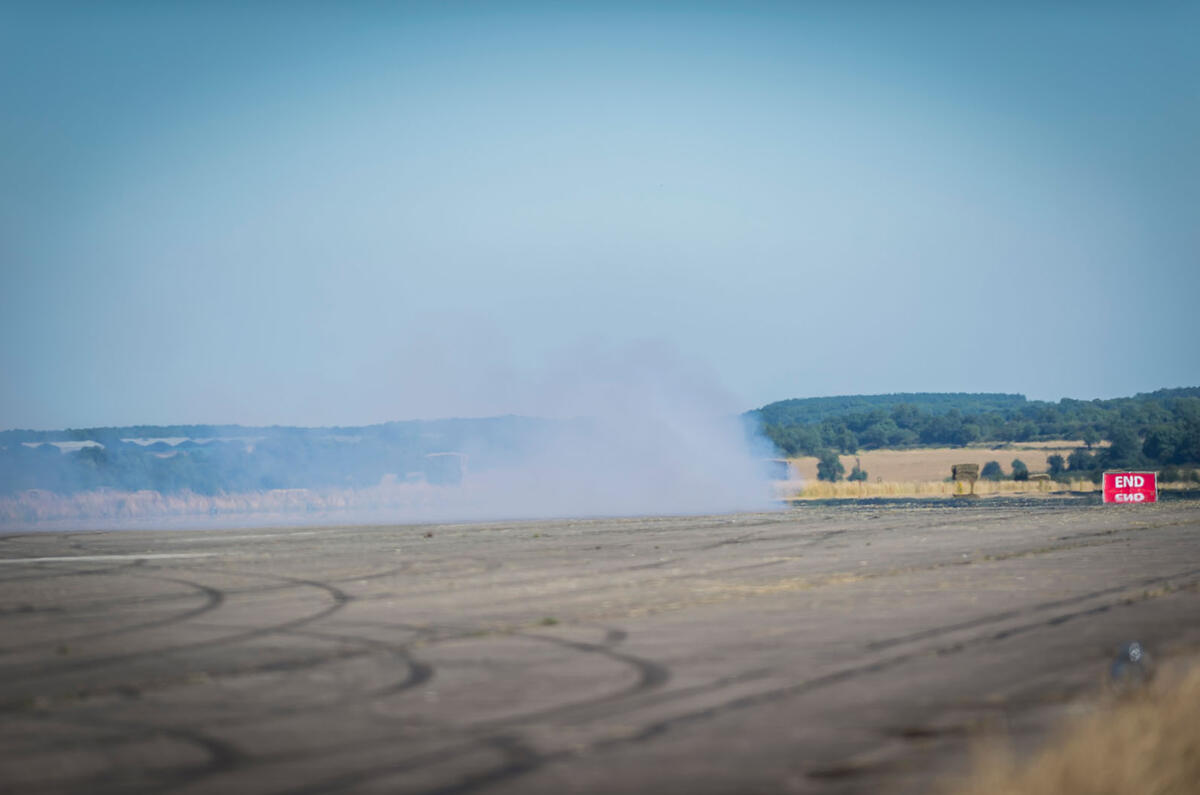 Nissan GT-R - how to drift