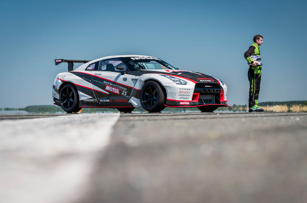 Nissan GT-R - how to drift