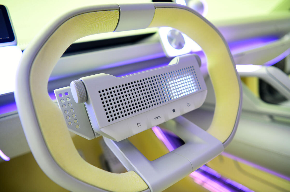 Hyundai Concept Three steering wheel close