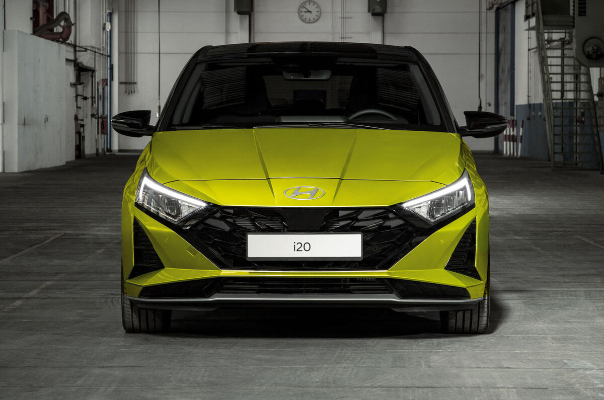 Hyundai i20 facelift 2023 front