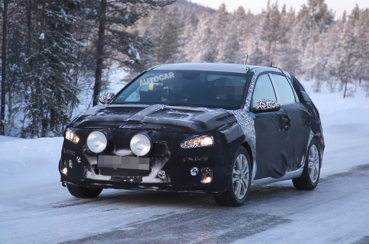 Hyundai i30 spy shots winter testing