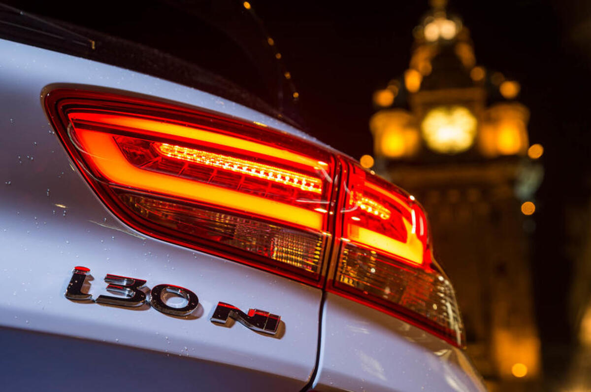 Volkswagen Golf GTI vs Hyundai i30n hyundai lights