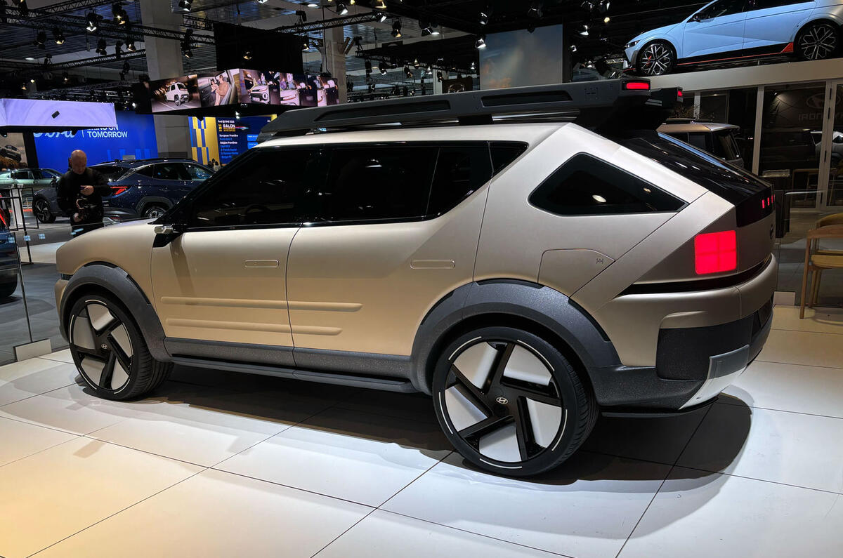 Hyundai Initium Brussels motor show side