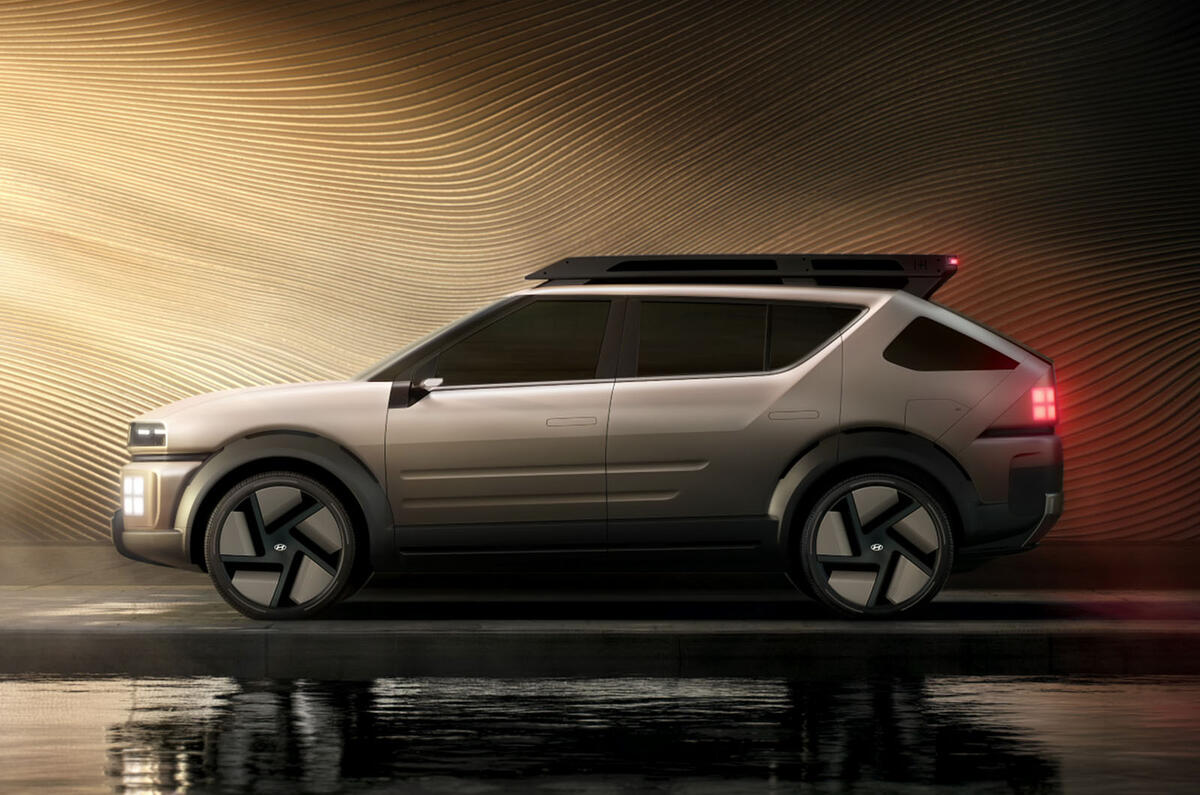 Hyundai Initium concept side Hyundai Initium concept side